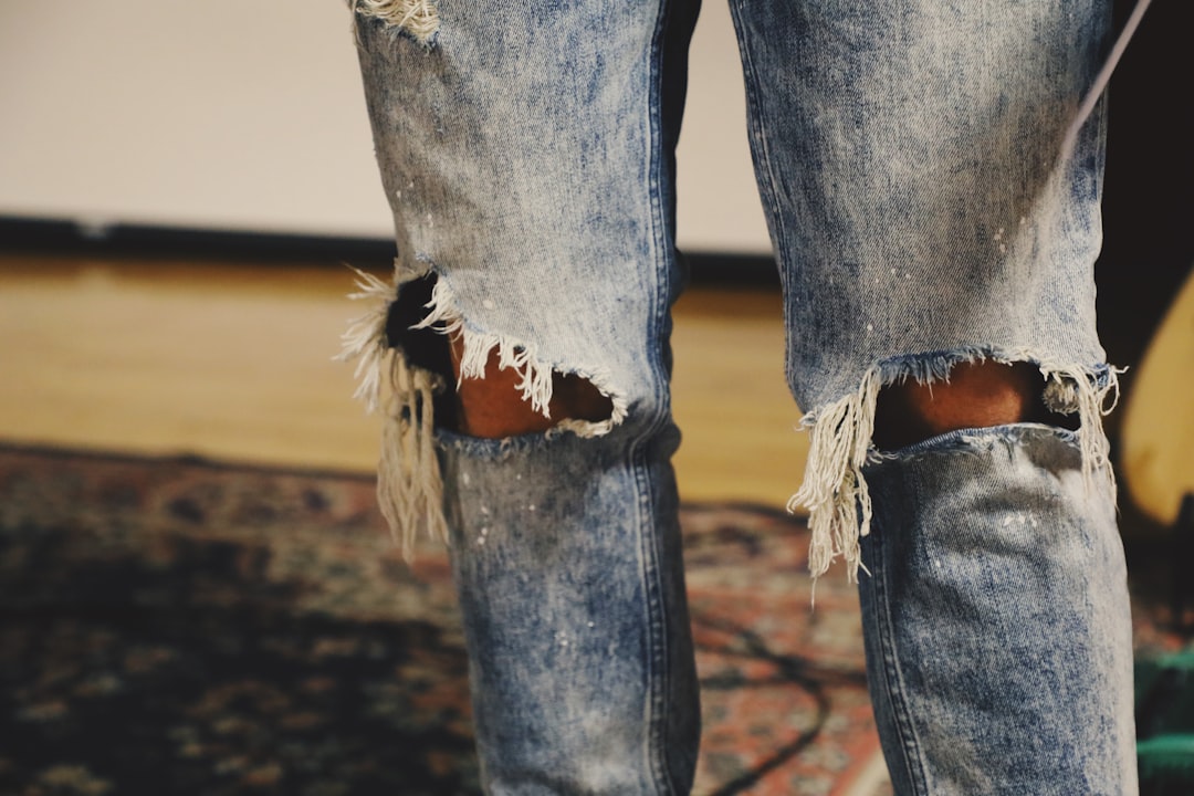 Photo ripped jeans